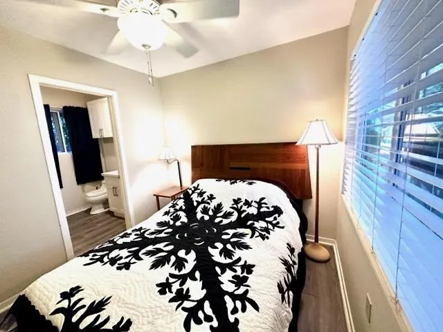 Waimanalo Beach Cottages