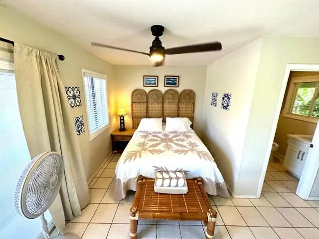 Waimanalo Beach Cottages 0*,